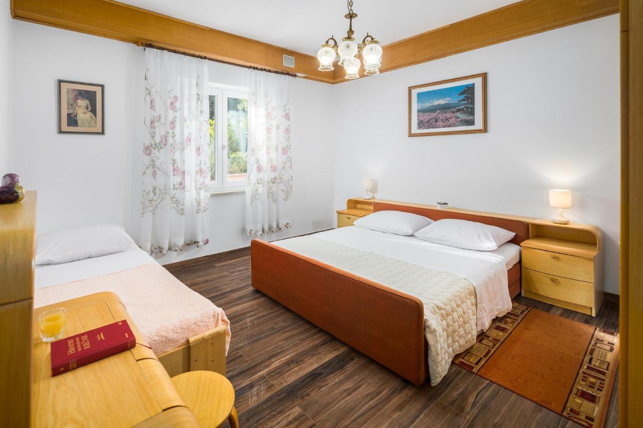 Apartments Marcan ポレッチ エクステリア 写真