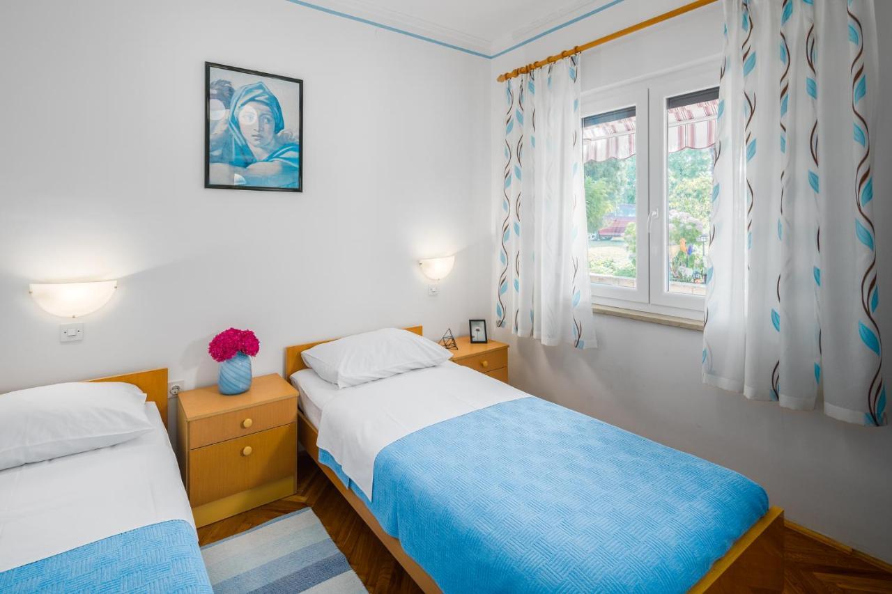 Apartments Marcan ポレッチ エクステリア 写真