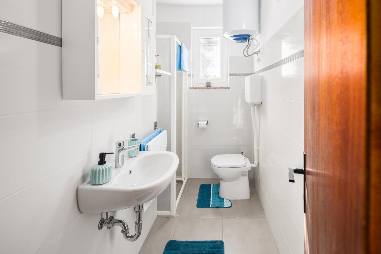 Apartments Marcan ポレッチ エクステリア 写真